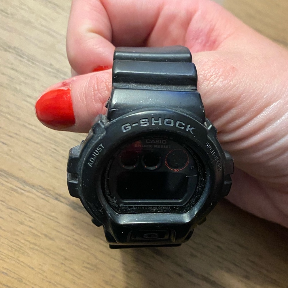 Black G-Shock - Picture 2 of 3